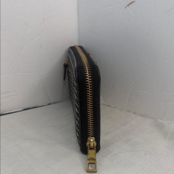 Fossil Black and Cream full sized  Wallet - Picture 4 of 9